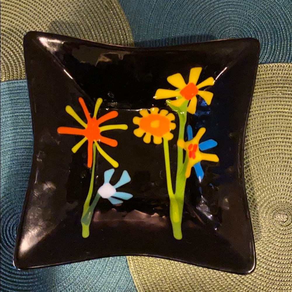 Ceramic decorative bowl